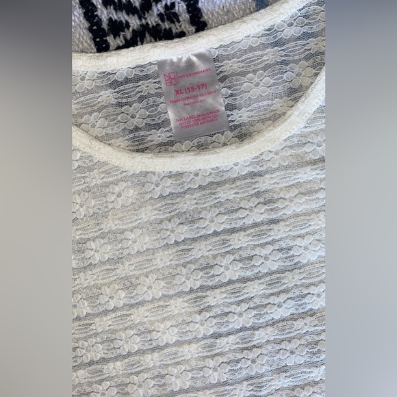 Cute Spring Top - Picture 2 of 4